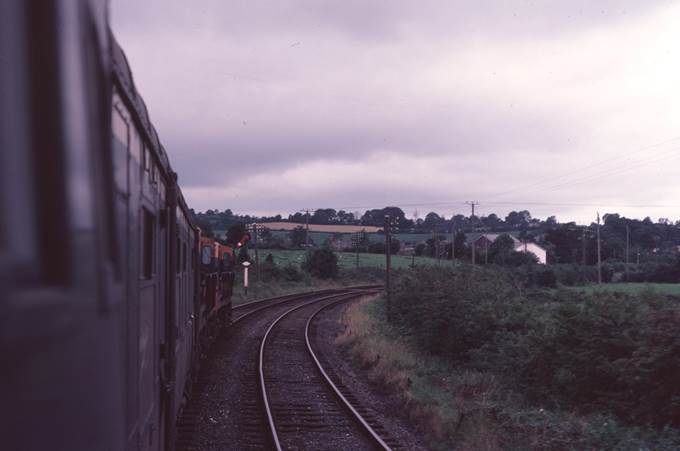 A train on the railway tracks
Description automatically generated with medium confidence
